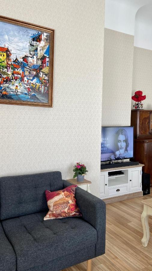 Elegant Apartment In Historical Centre & Free Locked Parking 리가 외부 사진