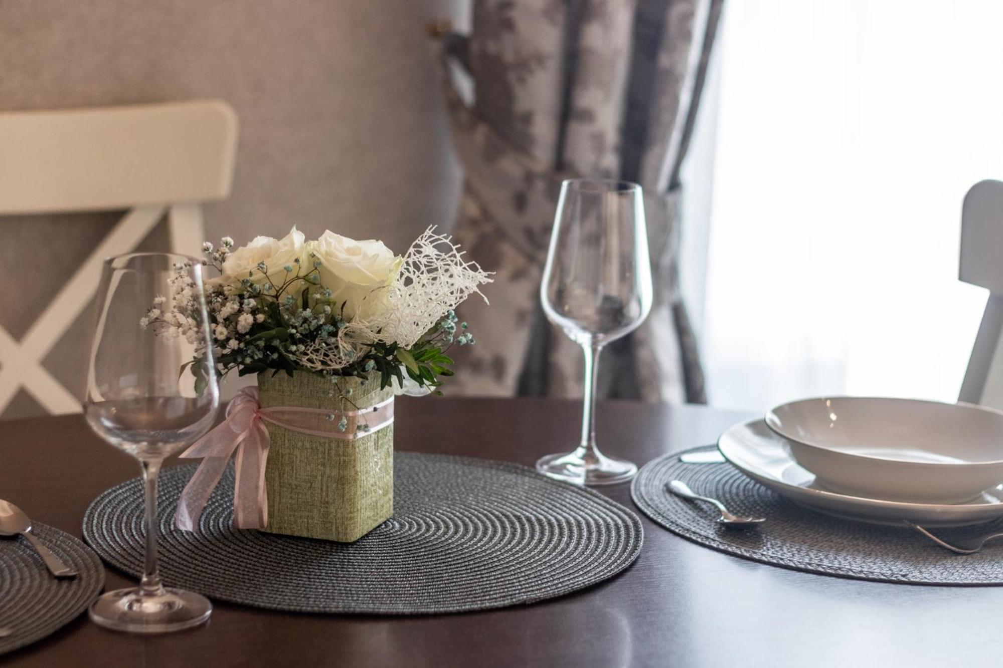 Elegant Apartment In Historical Centre & Free Locked Parking 리가 외부 사진