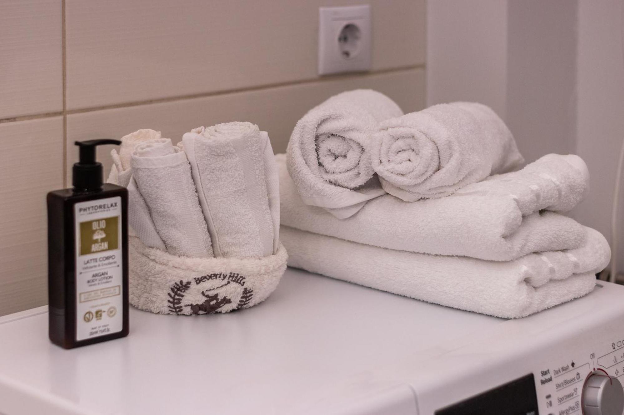 Elegant Apartment In Historical Centre & Free Locked Parking 리가 외부 사진